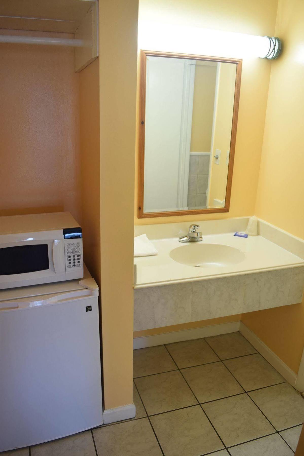 Fort Eustis Inn Newport News Extérieur photo